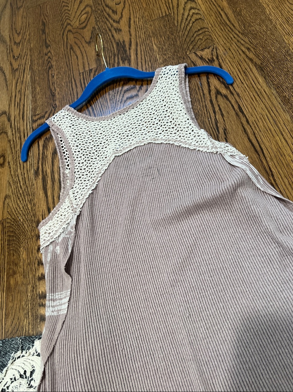 We The Free Sleeveless & Blu Peppers Sleeveless Tops - Picture 4 of 8